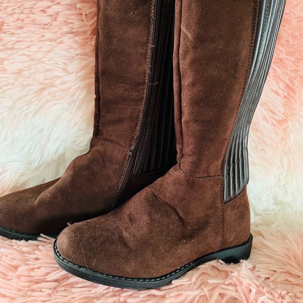 Brown boots - Picture 2 of 3